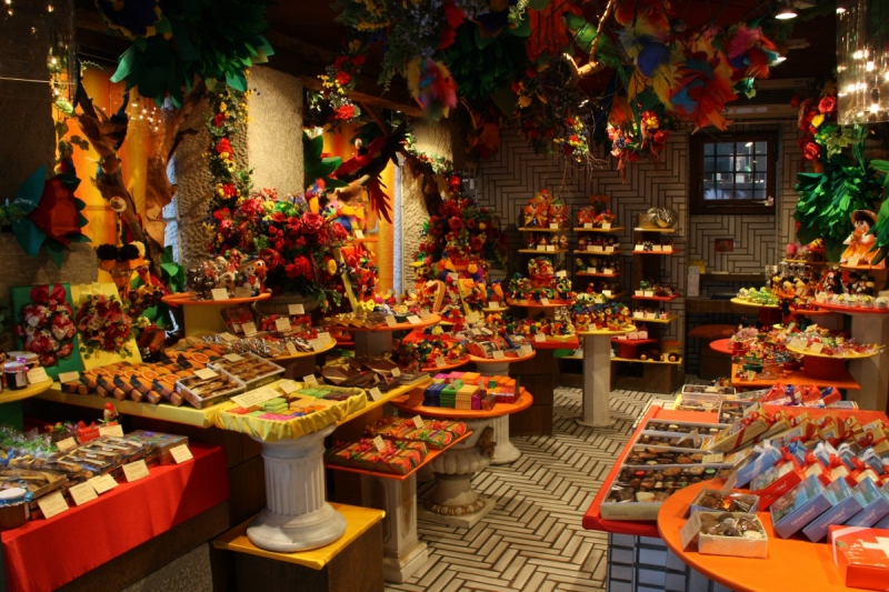 vente-SEILLANS-min_candy_store_chocolate_shop_chocolate_switzerland-393515